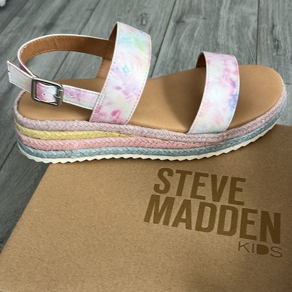 !!New!! Steve Madden girls stylish tie-dye sandals - Picture 2 of 7